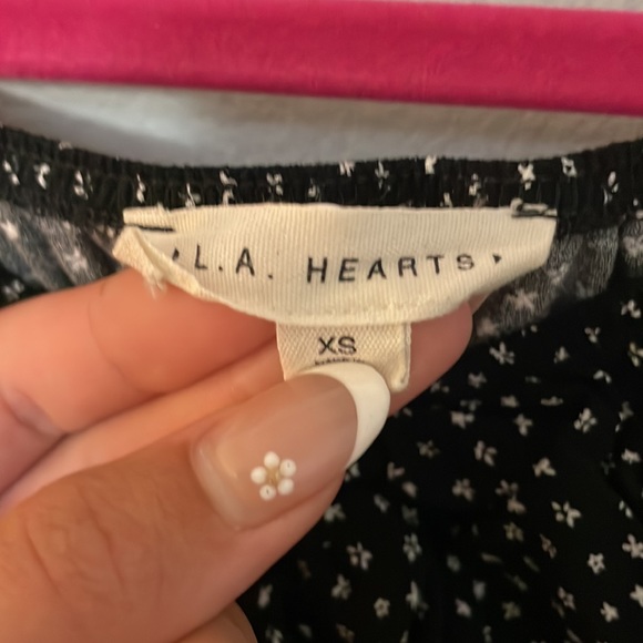 Pacsun Floral Cropped Long Sleeve- Adjustable tie in front/opens in middle - Picture 5 of 5